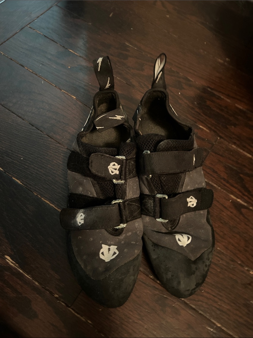 Mens Evolv Black Climbing Shoes with Hook-and-Loop Straps